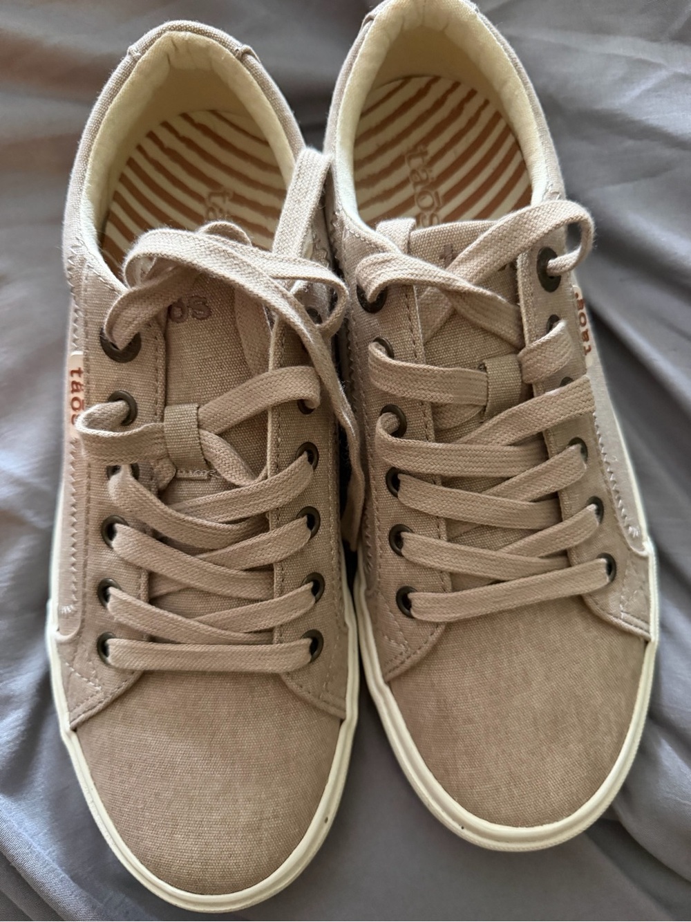 Taos Footwear Light Beige Canvas Women's Sneakers